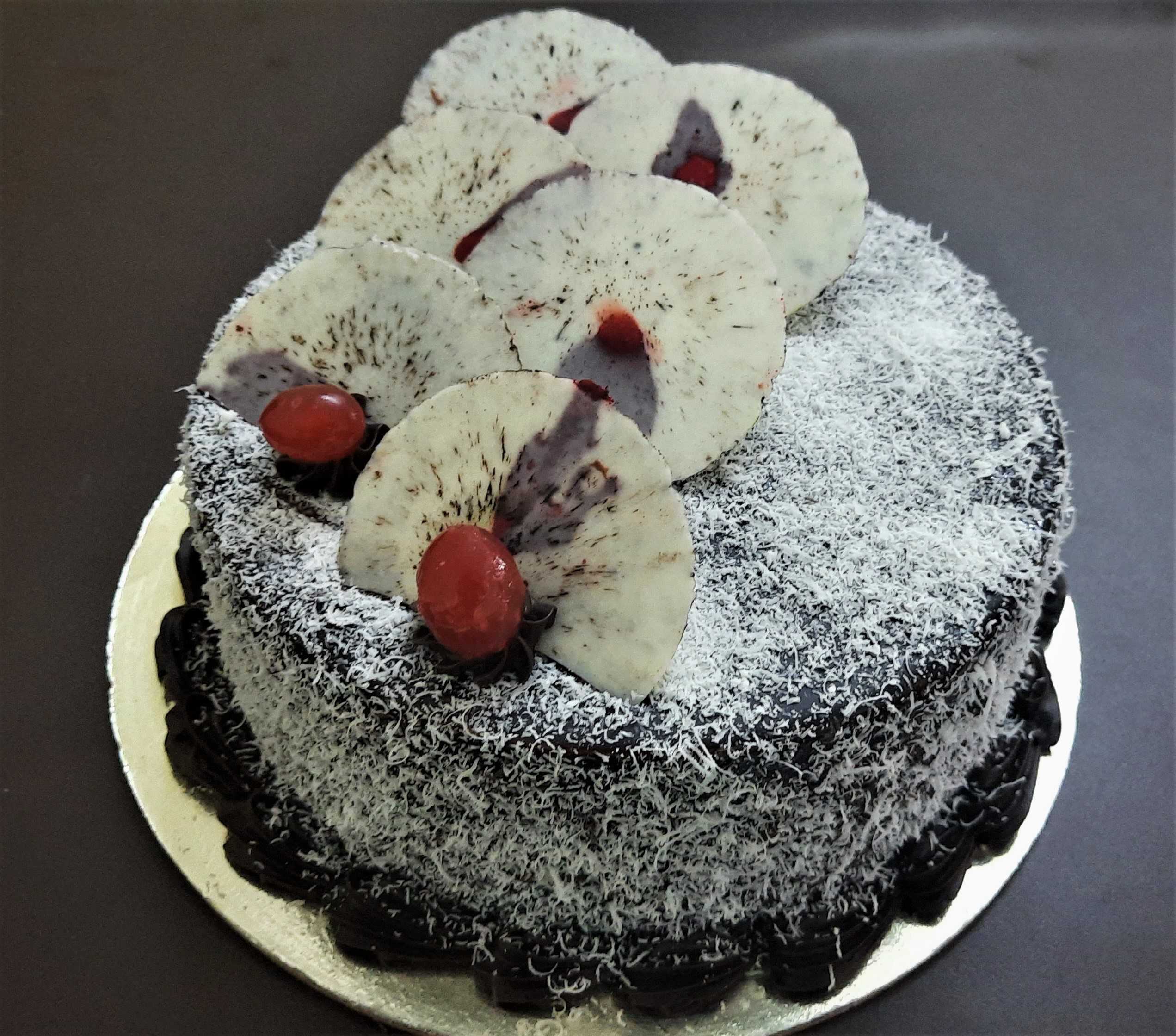 Premium RED N White Velvet Cake